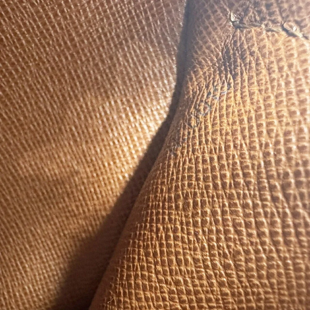 LOUIS VUITTON Authentic Brown Monogram Papillon 30 Pouch - Picture 15 of 16